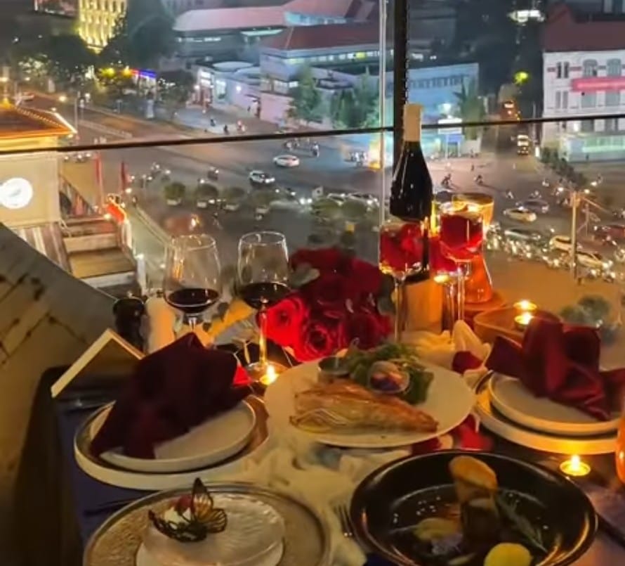 Smith's Kitchen & Bar Vietnam Raih Tiga Gelar Bergengsi Luxury Restaurant Awards 2025 