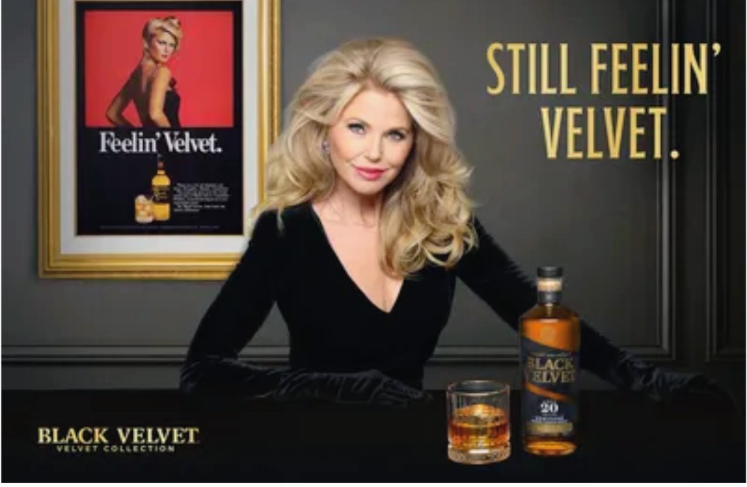Model Legendaris Christie Brinkley Kembali Menjadi Wajah Baru Wiski Black Velvet