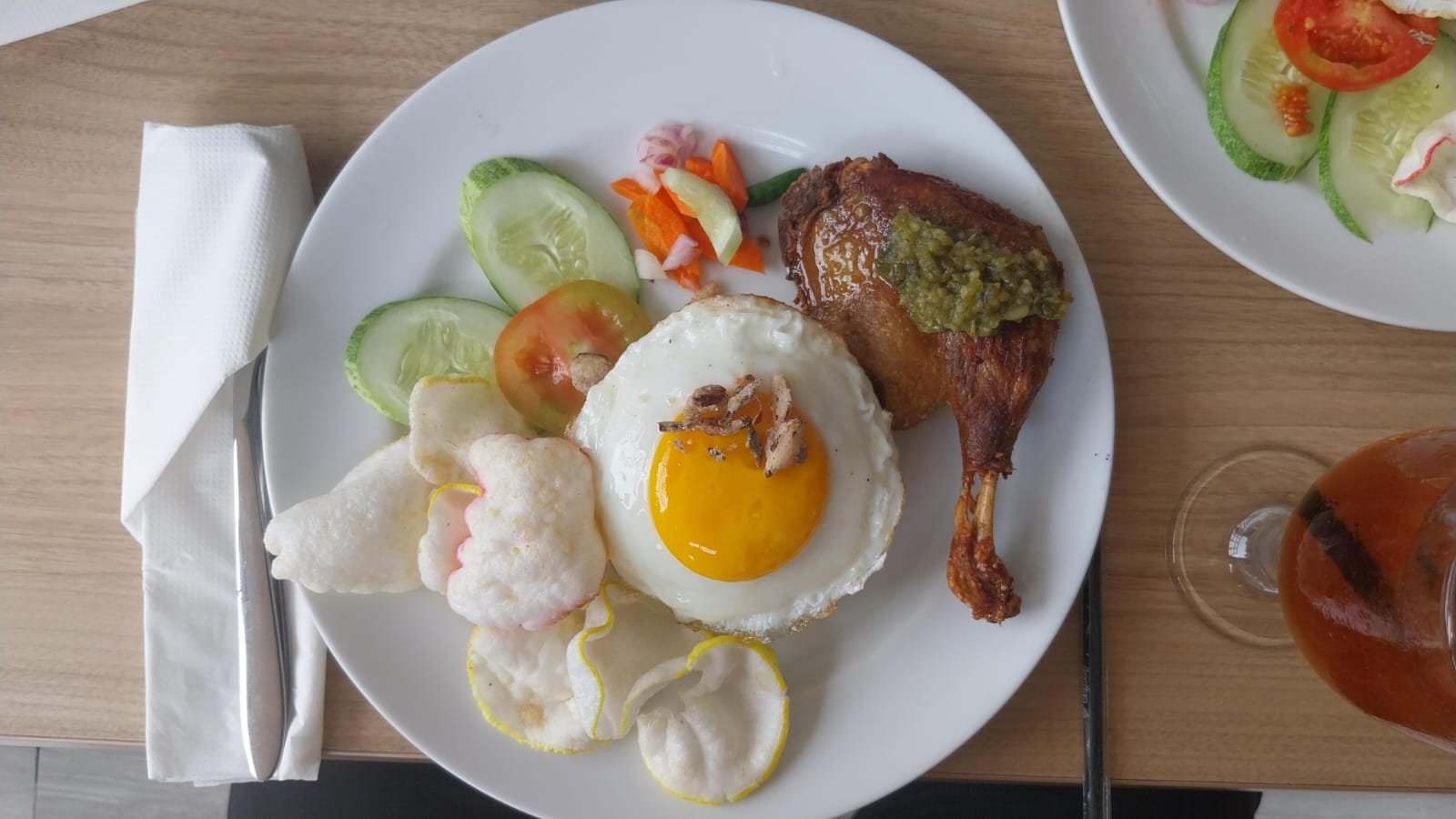 Dari Bekasi, Nasi Goreng Bebek Sambal Hijau Menyentuh Hati
