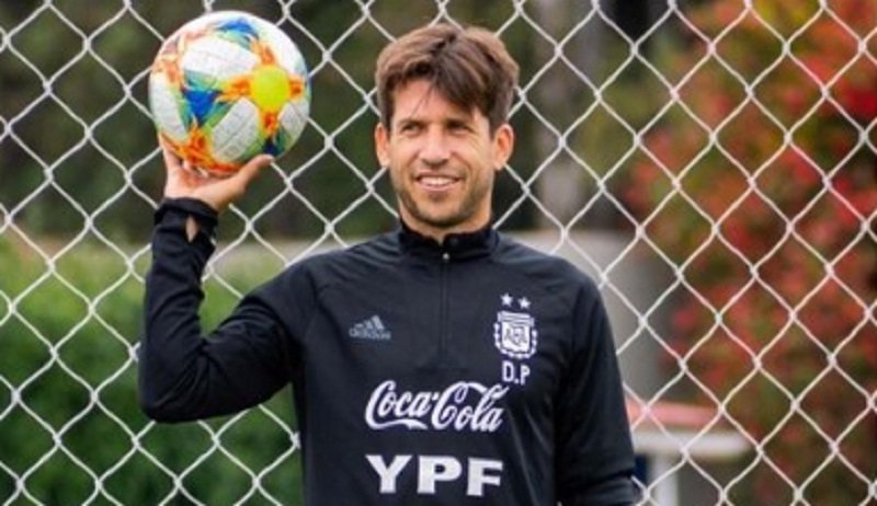 Diego Placente Akui Laga Melawan Brasil Cukup Sulit