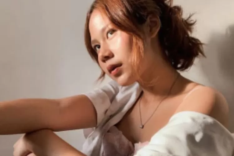 Pengalaman Pribadi, Nadin Amizah Ungkap Lirik Rayuan Perempuan Gila