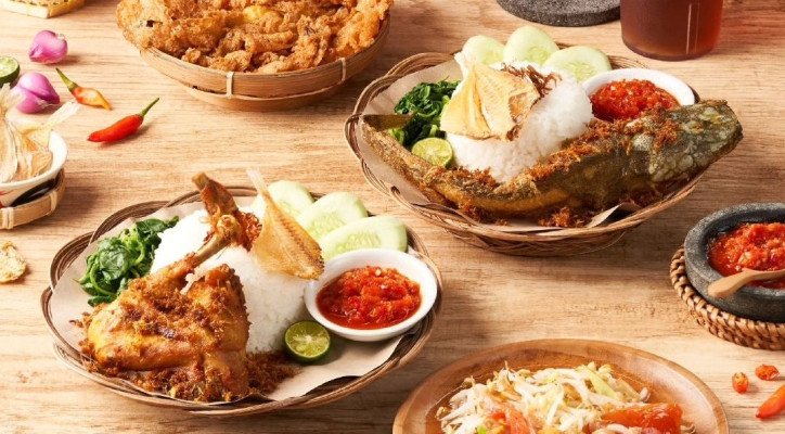 Ini Daftar Menu Spesial di Nasi Tempong PNS