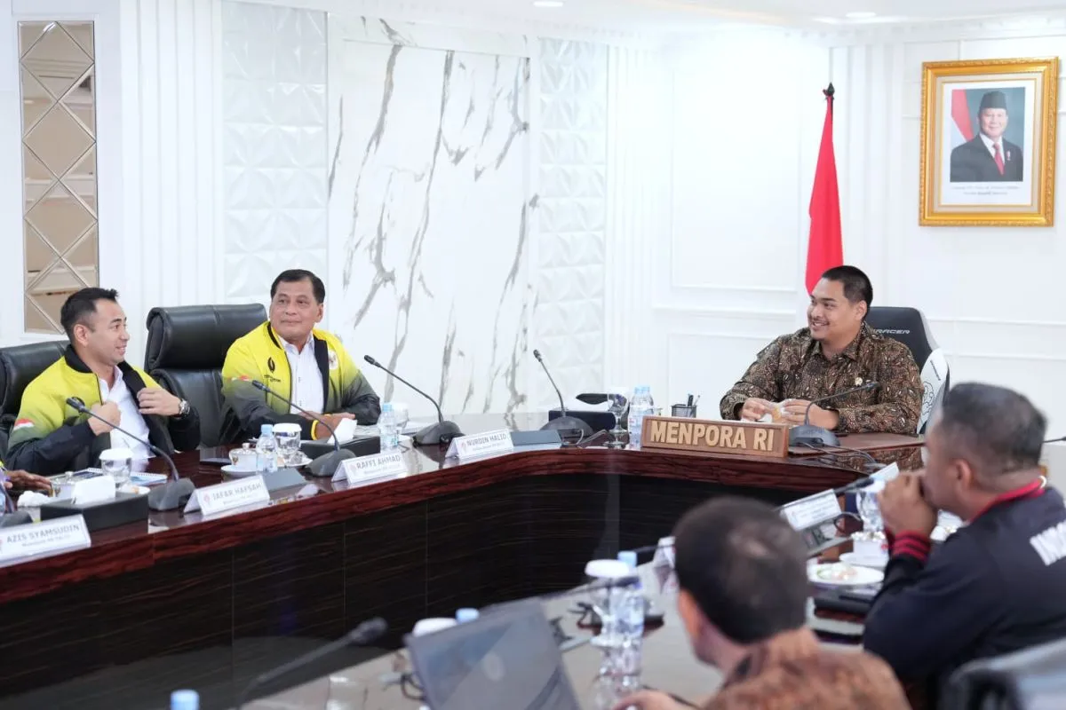 Menpora Minta Nurdin Halid Buat Program Pembinaan yang Bagus