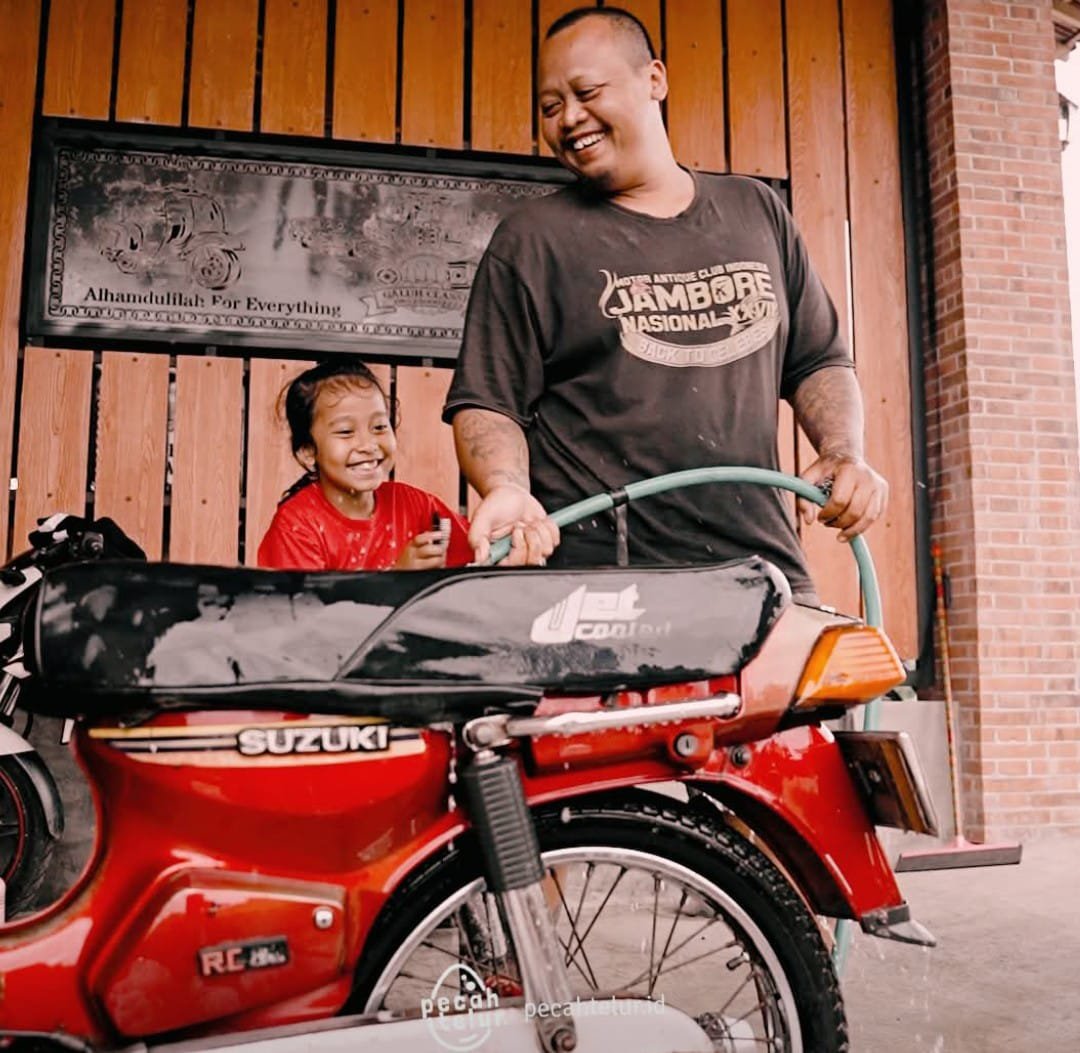 Kisah Alex Zakaria, Sempat Frustrasi hingga Jual Motor untuk Beli Susu Anak
