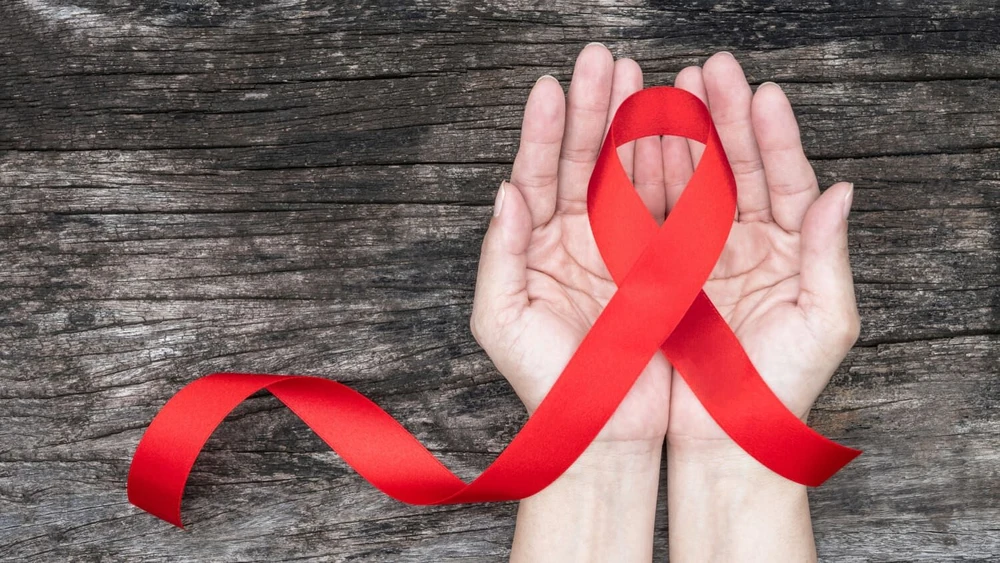 HIV Bisa Menular lewat Kontak Langsung dengan Cairan Tubuh