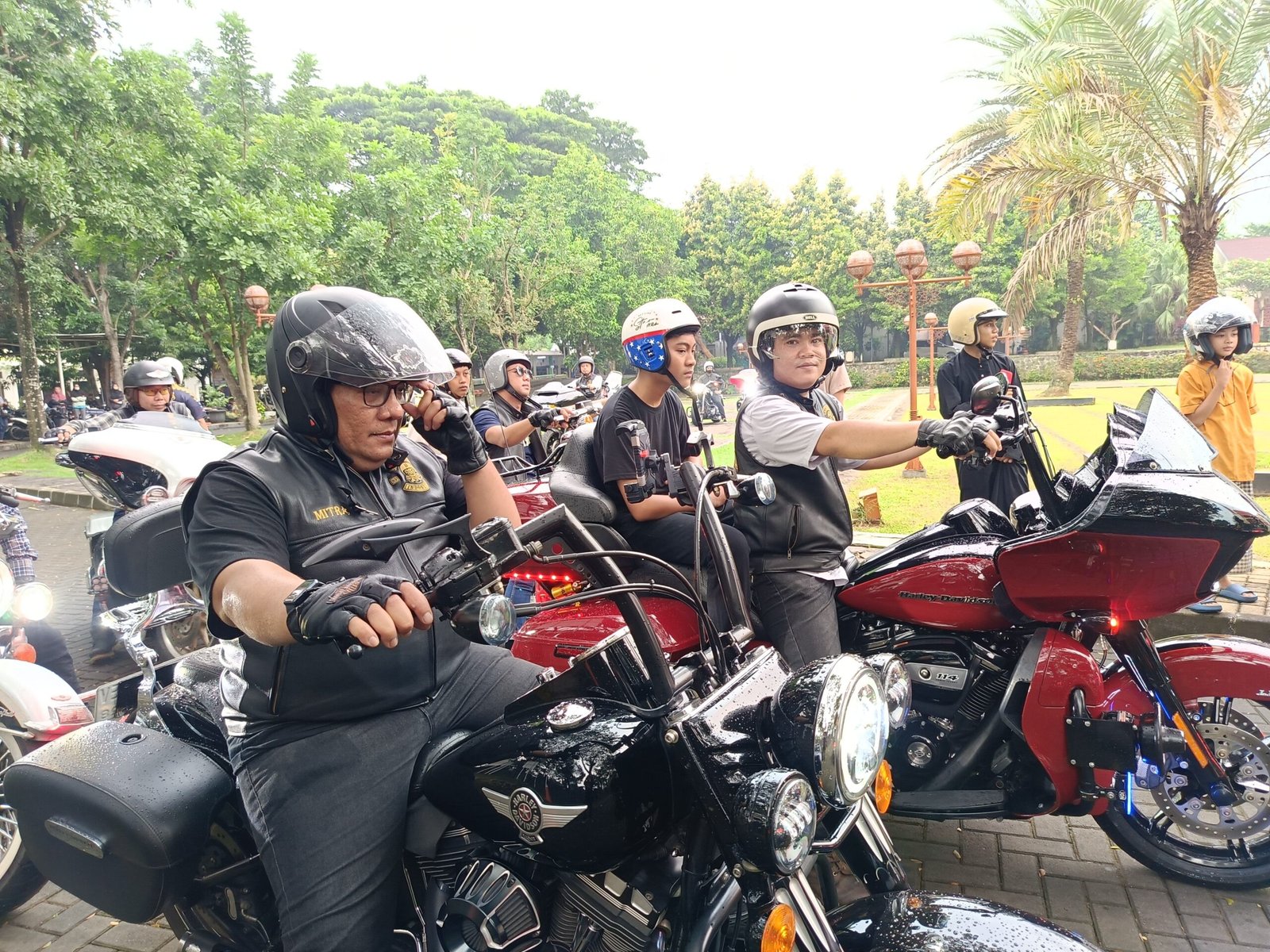Begini Cara B’Brothers Indonesia MC Berbagi untuk Anak Yatim